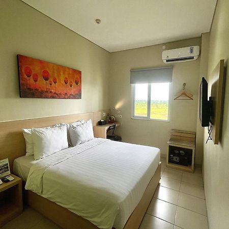Lemo Hotel Serpong Тангеранг Екстериор снимка