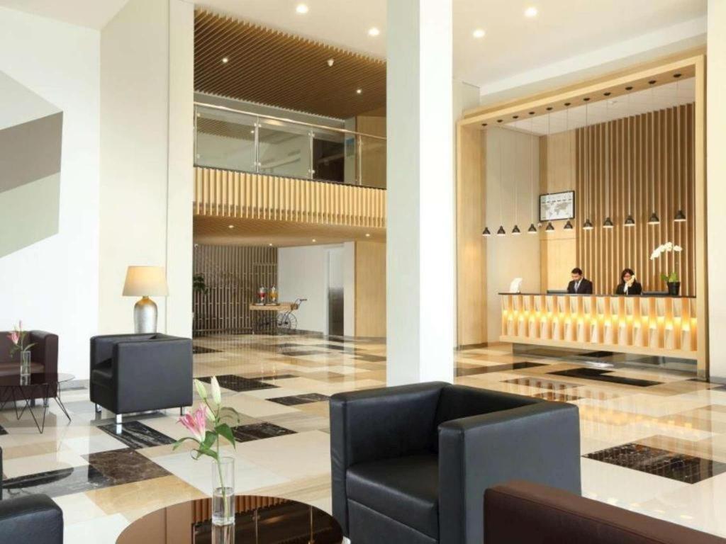 Lemo Hotel Serpong Тангеранг Екстериор снимка