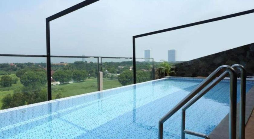 Lemo Hotel Serpong Тангеранг Екстериор снимка
