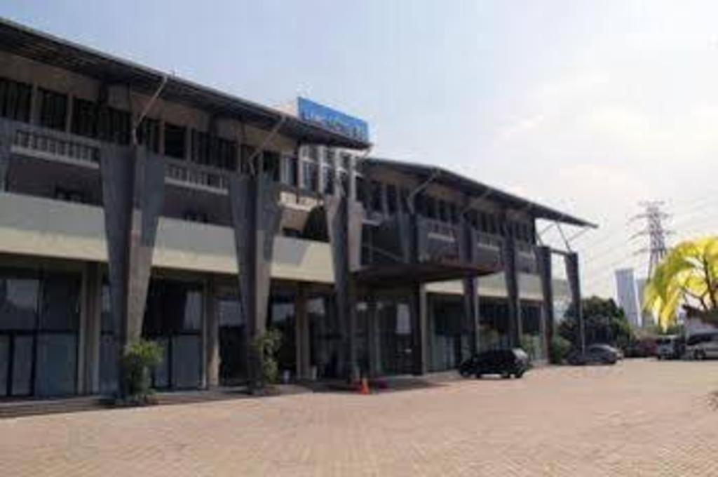 Lemo Hotel Serpong Тангеранг Екстериор снимка