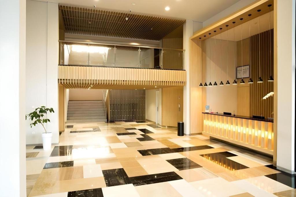 Lemo Hotel Serpong Тангеранг Екстериор снимка