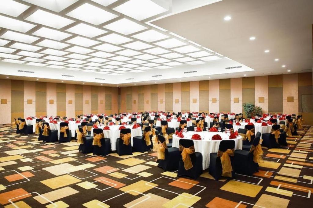 Lemo Hotel Serpong Тангеранг Екстериор снимка