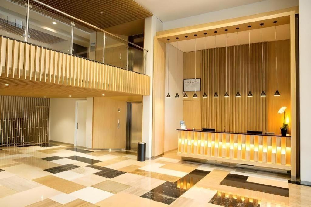 Lemo Hotel Serpong Тангеранг Екстериор снимка