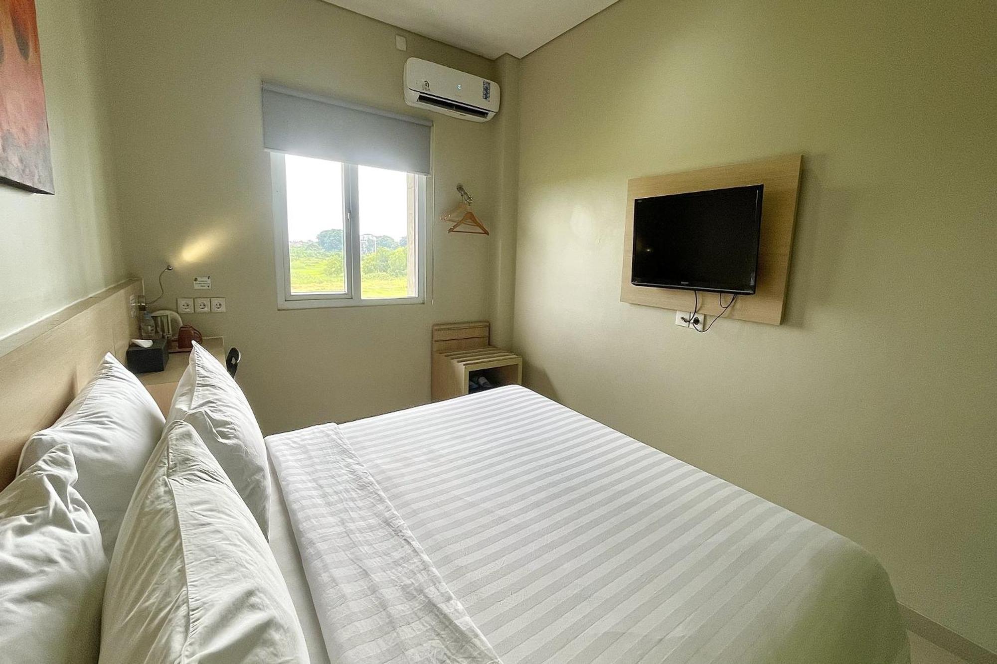 Lemo Hotel Serpong Тангеранг Екстериор снимка