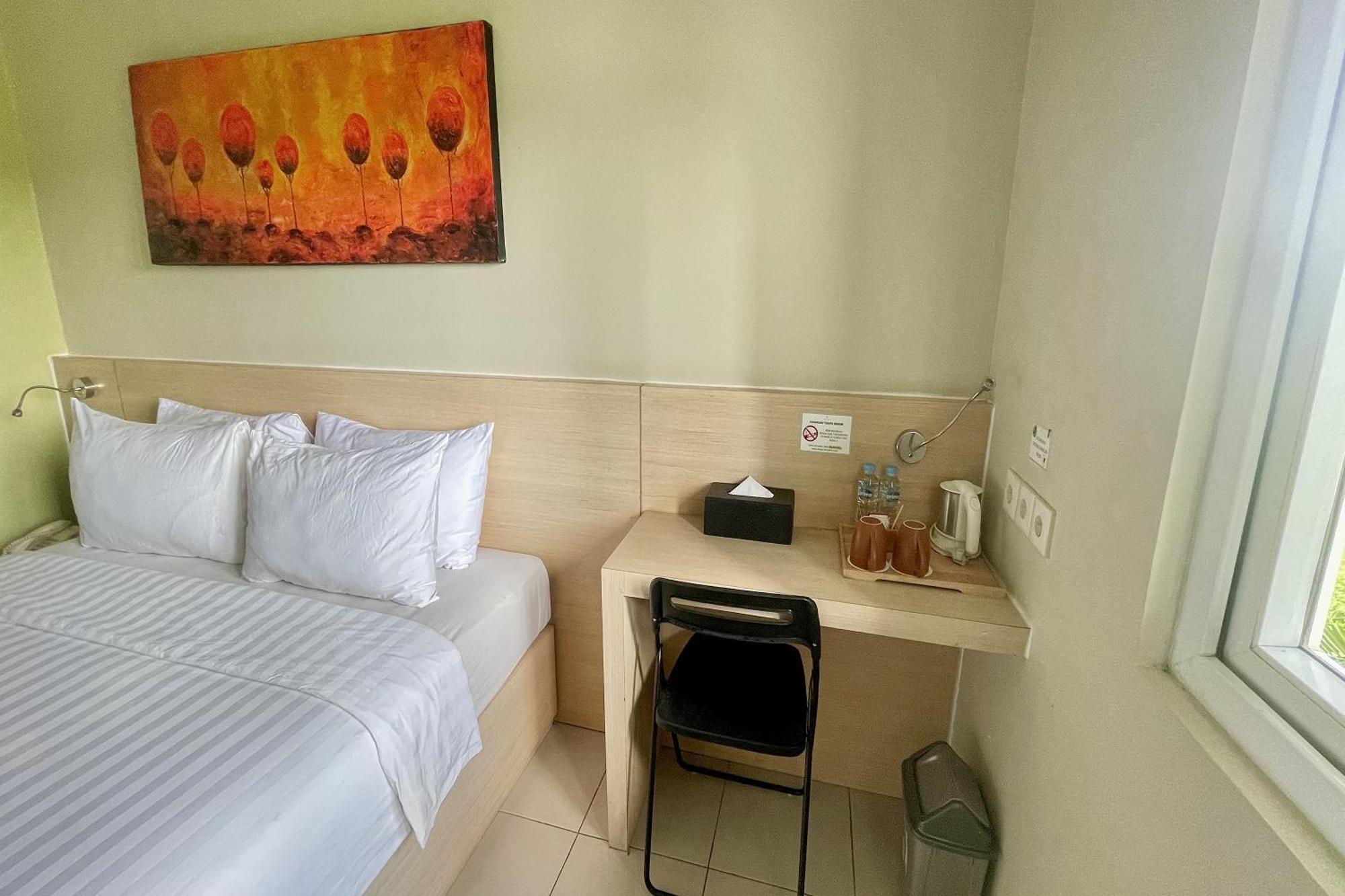 Lemo Hotel Serpong Тангеранг Екстериор снимка