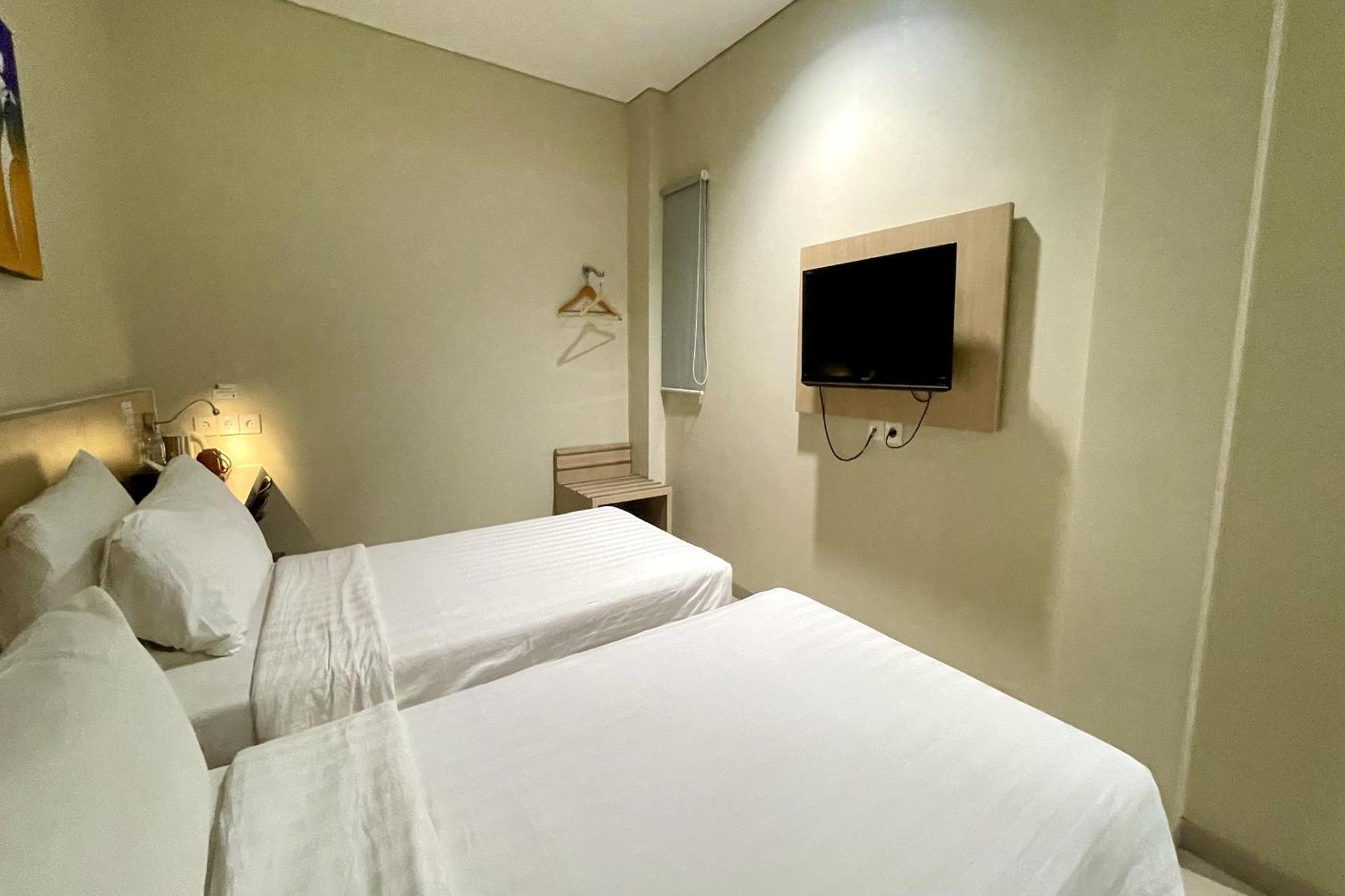 Lemo Hotel Serpong Тангеранг Екстериор снимка