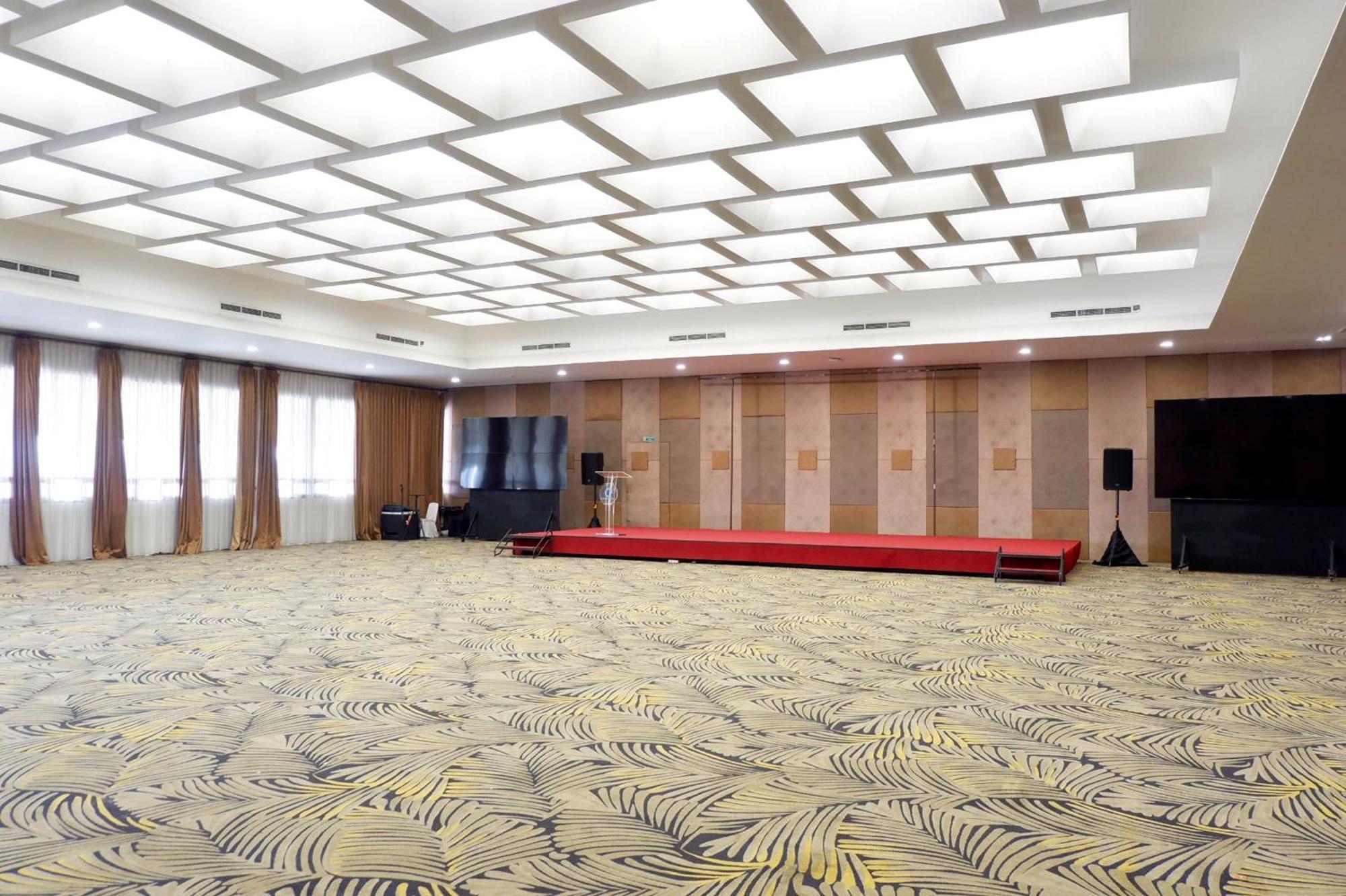 Lemo Hotel Serpong Тангеранг Екстериор снимка