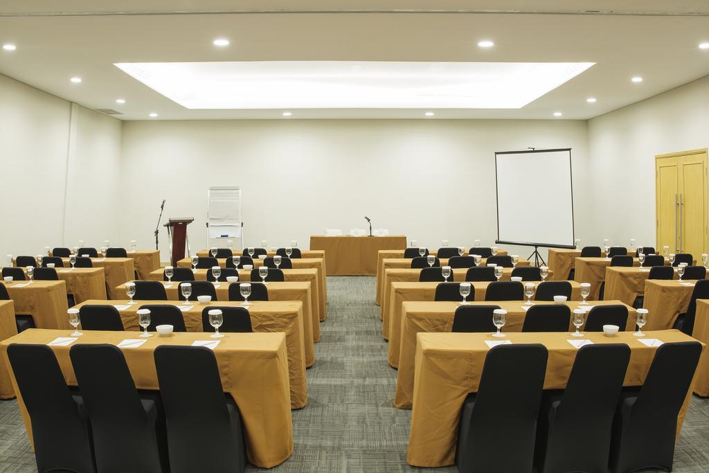 Lemo Hotel Serpong Тангеранг Екстериор снимка